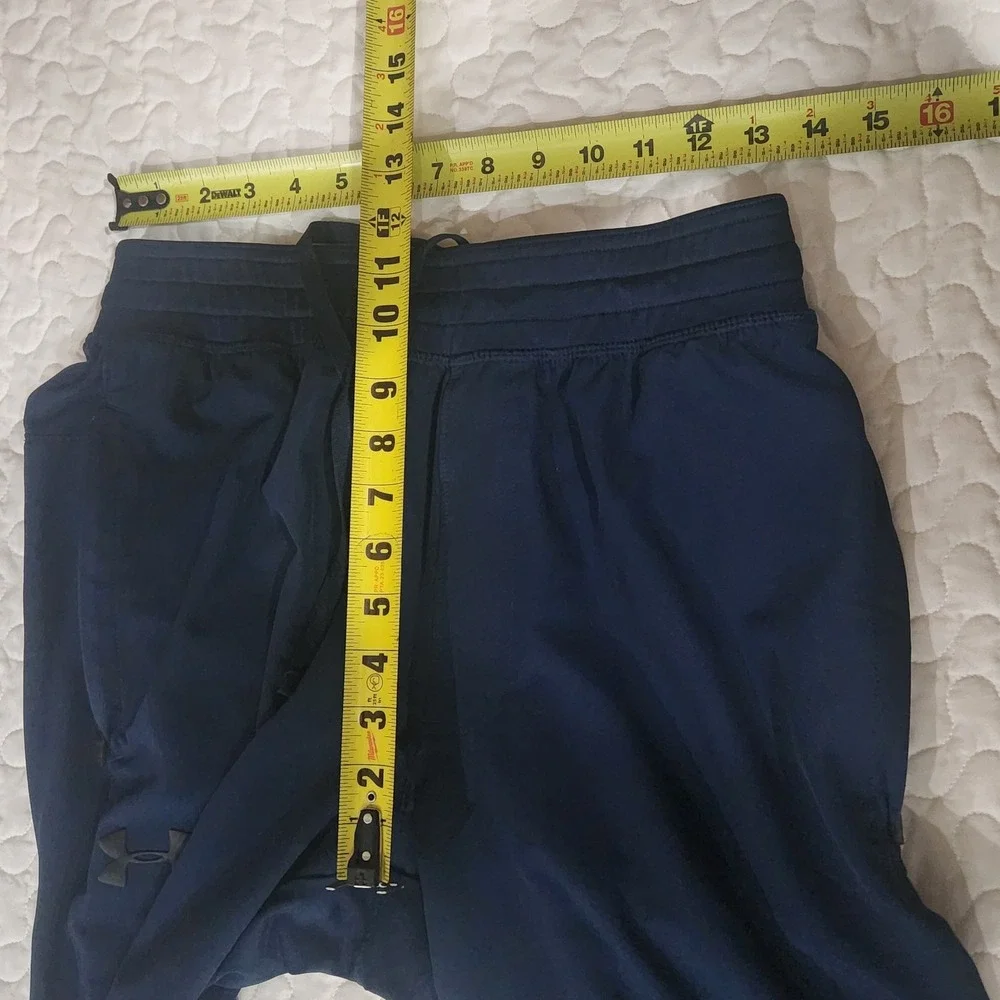 Under Armour excellent clean